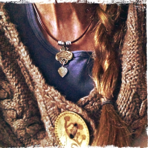Antiqued Vintage Key & Sparrow Necklace - Picture 6 of 7